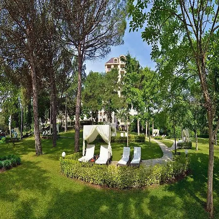Хотел Melia Grand Hermitage